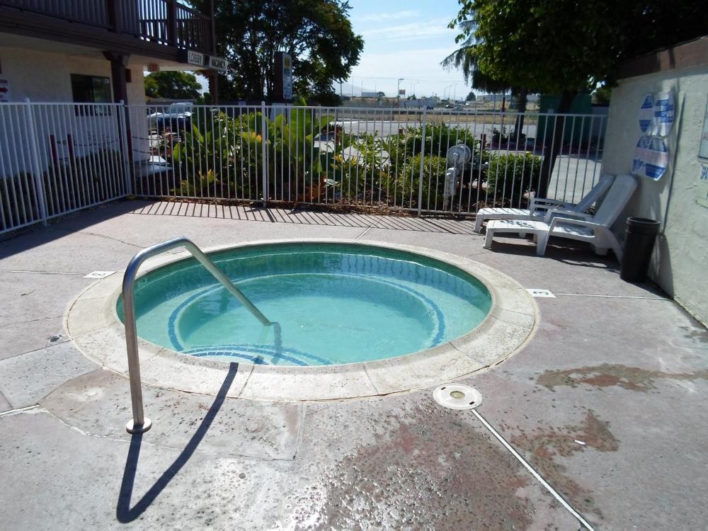 Queen Room - Disability Access - Smoking